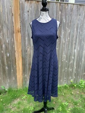 Neiman Marcus Navy Sleeveless Chevron Midi Dress
